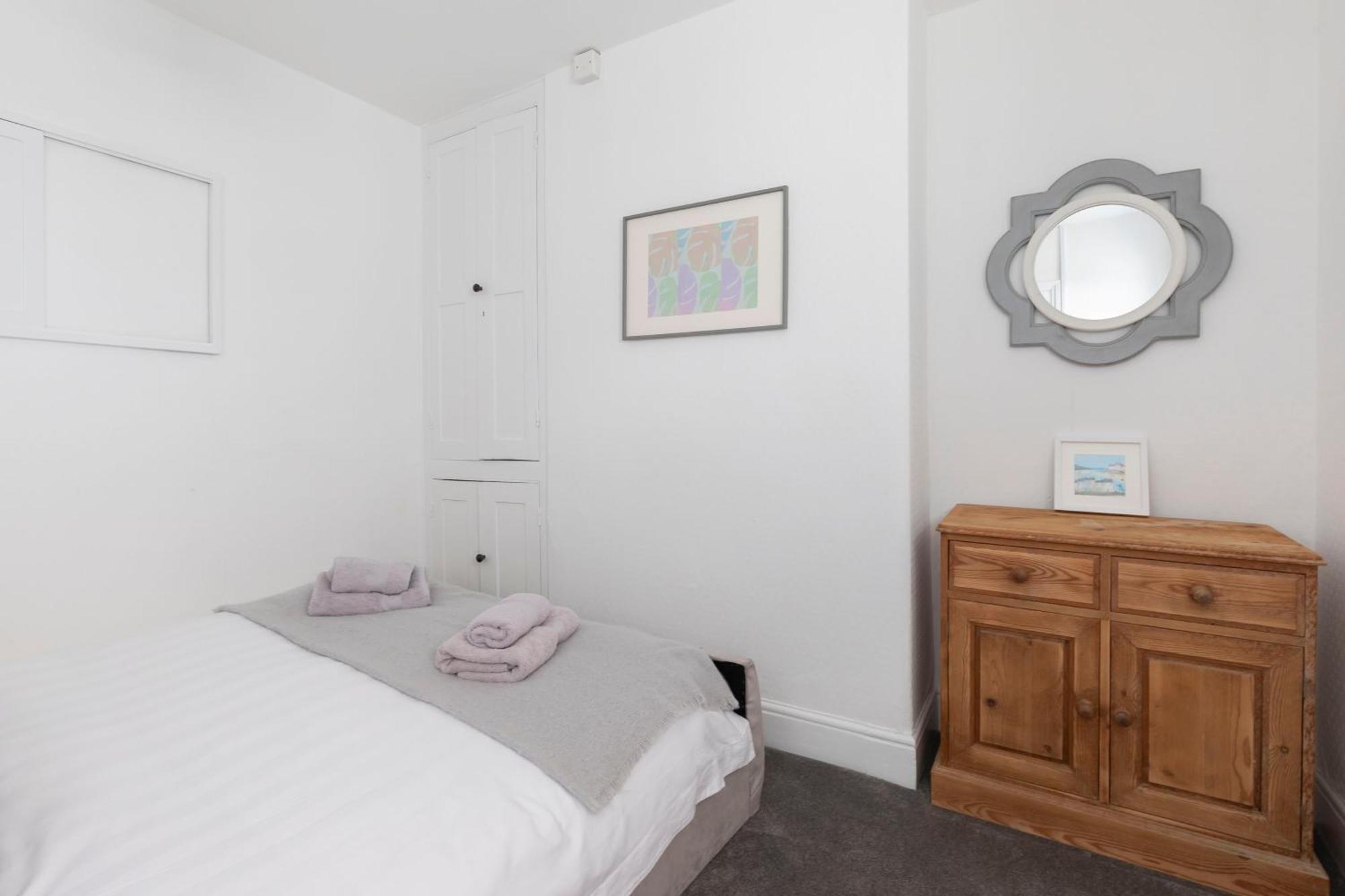Holiday home Fabulous, Vibrant, Town House, Bath Road Cheltenham